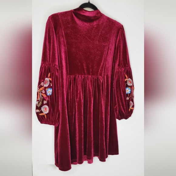 Aofur Smooth Velvet Floral Embroidered Balloon Sleeve Tunic Dress - SIZE SMALL - Picture 13 of 16